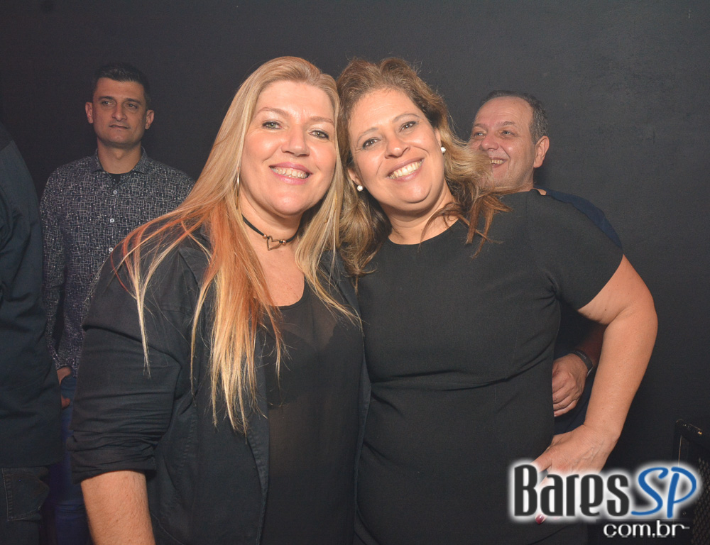 Akbar Lounge e Disco recebeu esse sábado a Noite do Preto e Branco com muito flash back Akbar Lounge e Disco recebeu esse sábado a Noite do Preto e Branco com muito flash back