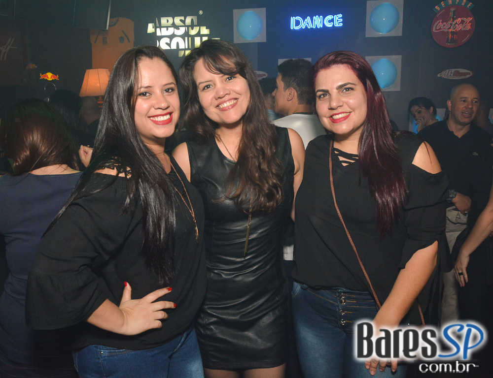 Akbar Lounge e Disco recebeu esse sábado a Noite do Preto e Branco com muito flash back Akbar Lounge e Disco recebeu esse sábado a Noite do Preto e Branco com muito flash back