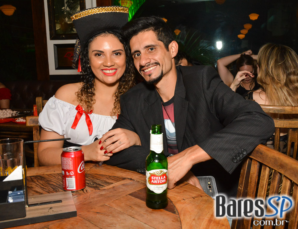 Baile das Antigas 12ª edição com DJs Silvinho, Katatau e Zhenna no Akbar Lounge e Disco Baile das Antigas 12ª edição com DJs Silvinho, Katatau e Zhenna no Akbar Lounge e Disco