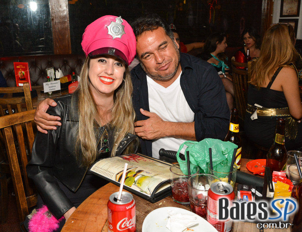 Baile das Antigas 12ª edição com DJs Silvinho, Katatau e Zhenna no Akbar Lounge e Disco Baile das Antigas 12ª edição com DJs Silvinho, Katatau e Zhenna no Akbar Lounge e Disco