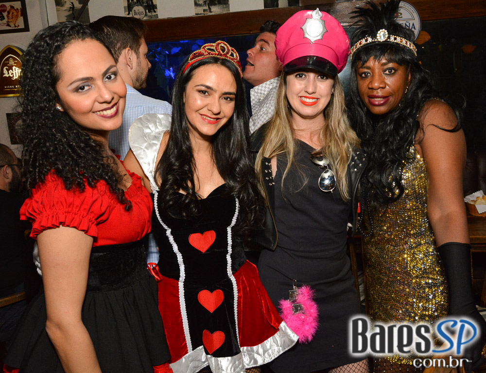 Baile das Antigas 12ª edição com DJs Silvinho, Katatau e Zhenna no Akbar Lounge e Disco Baile das Antigas 12ª edição com DJs Silvinho, Katatau e Zhenna no Akbar Lounge e Disco