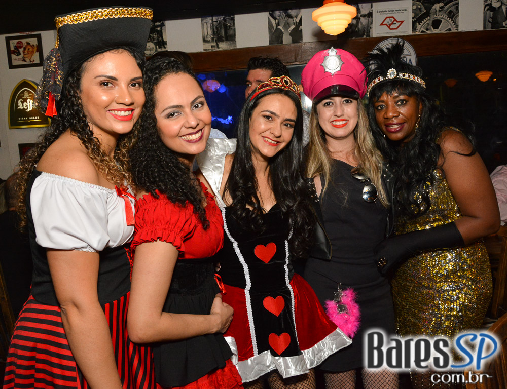 Baile das Antigas 12ª edição com DJs Silvinho, Katatau e Zhenna no Akbar Lounge e Disco Baile das Antigas 12ª edição com DJs Silvinho, Katatau e Zhenna no Akbar Lounge e Disco