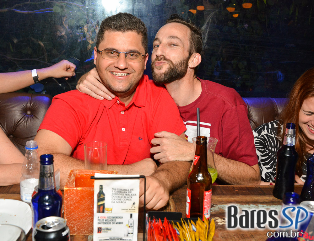 Baile das Antigas 12ª edição com DJs Silvinho, Katatau e Zhenna no Akbar Lounge e Disco Baile das Antigas 12ª edição com DJs Silvinho, Katatau e Zhenna no Akbar Lounge e Disco