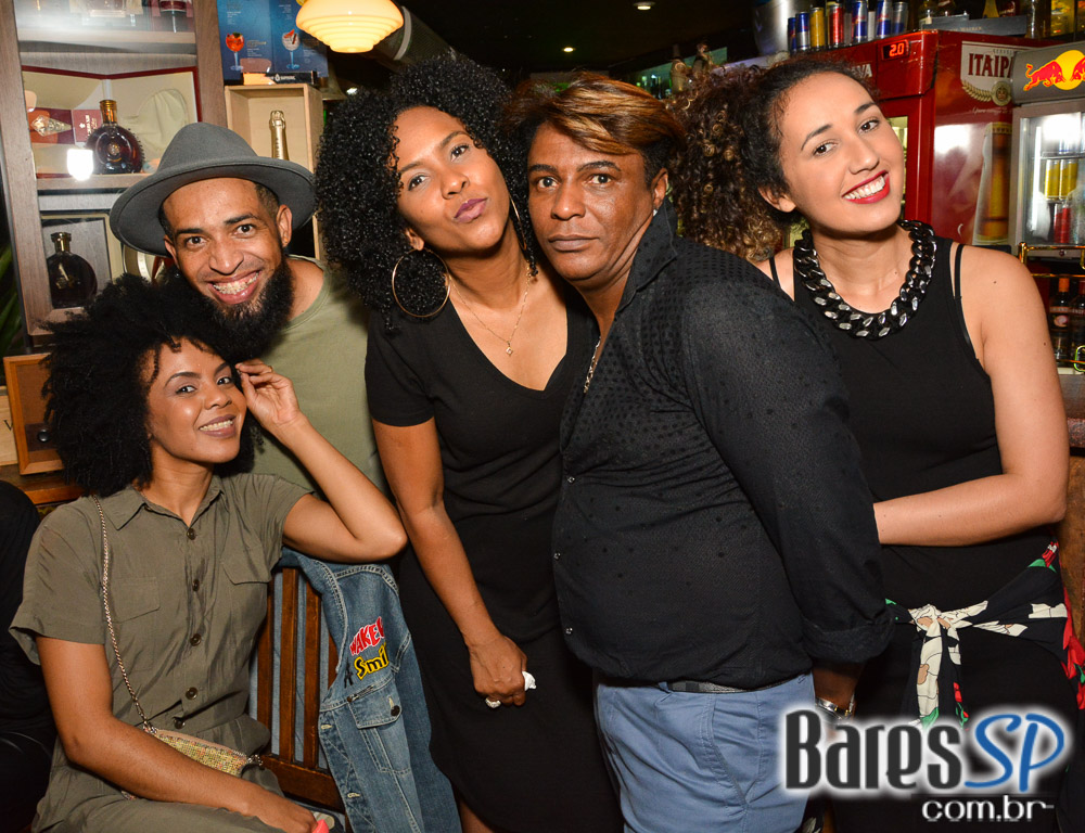 Baile das Antigas 12ª edição com DJs Silvinho, Katatau e Zhenna no Akbar Lounge e Disco Baile das Antigas 12ª edição com DJs Silvinho, Katatau e Zhenna no Akbar Lounge e Disco