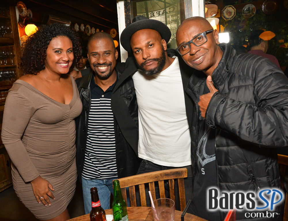 Baile das Antigas 12ª edição com DJs Silvinho, Katatau e Zhenna no Akbar Lounge e Disco Baile das Antigas 12ª edição com DJs Silvinho, Katatau e Zhenna no Akbar Lounge e Disco