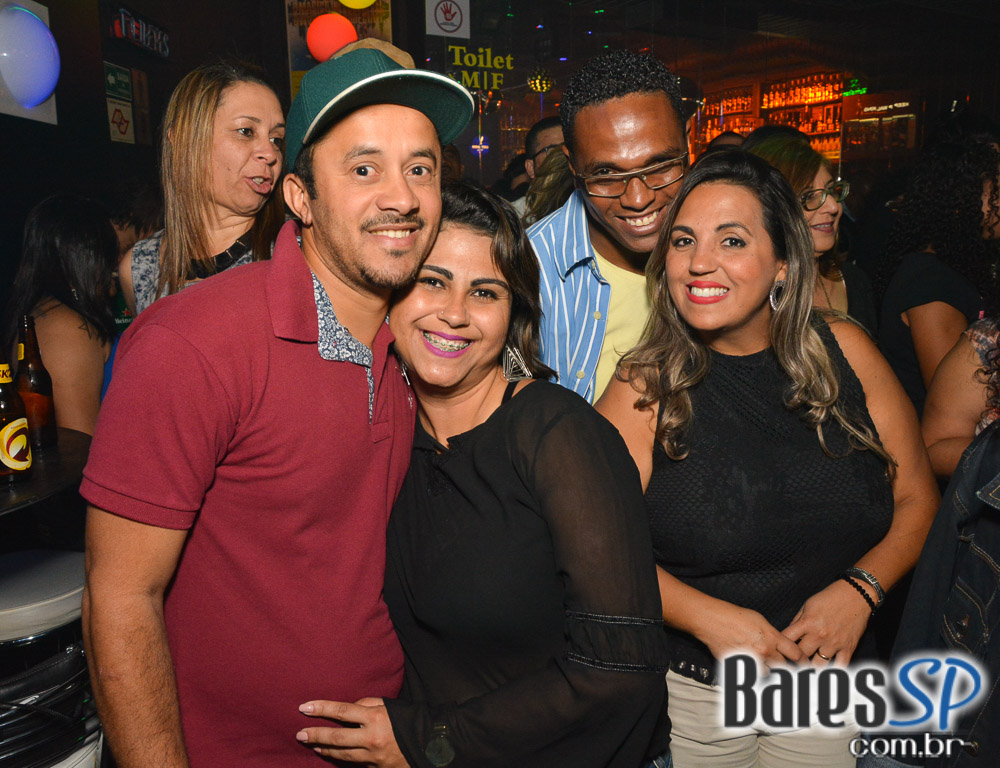 Baile das Antigas 12ª edição com DJs Silvinho, Katatau e Zhenna no Akbar Lounge e Disco Baile das Antigas 12ª edição com DJs Silvinho, Katatau e Zhenna no Akbar Lounge e Disco