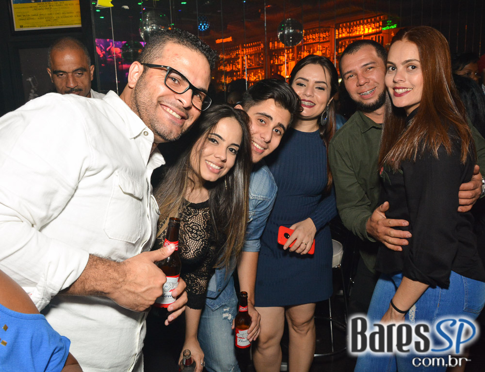 Baile das Antigas 12ª edição com DJs Silvinho, Katatau e Zhenna no Akbar Lounge e Disco Baile das Antigas 12ª edição com DJs Silvinho, Katatau e Zhenna no Akbar Lounge e Disco