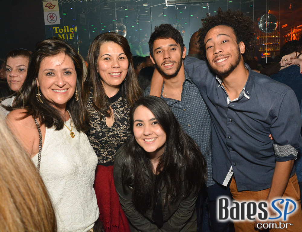 Baile das Antigas 12ª edição com DJs Silvinho, Katatau e Zhenna no Akbar Lounge e Disco Baile das Antigas 12ª edição com DJs Silvinho, Katatau e Zhenna no Akbar Lounge e Disco