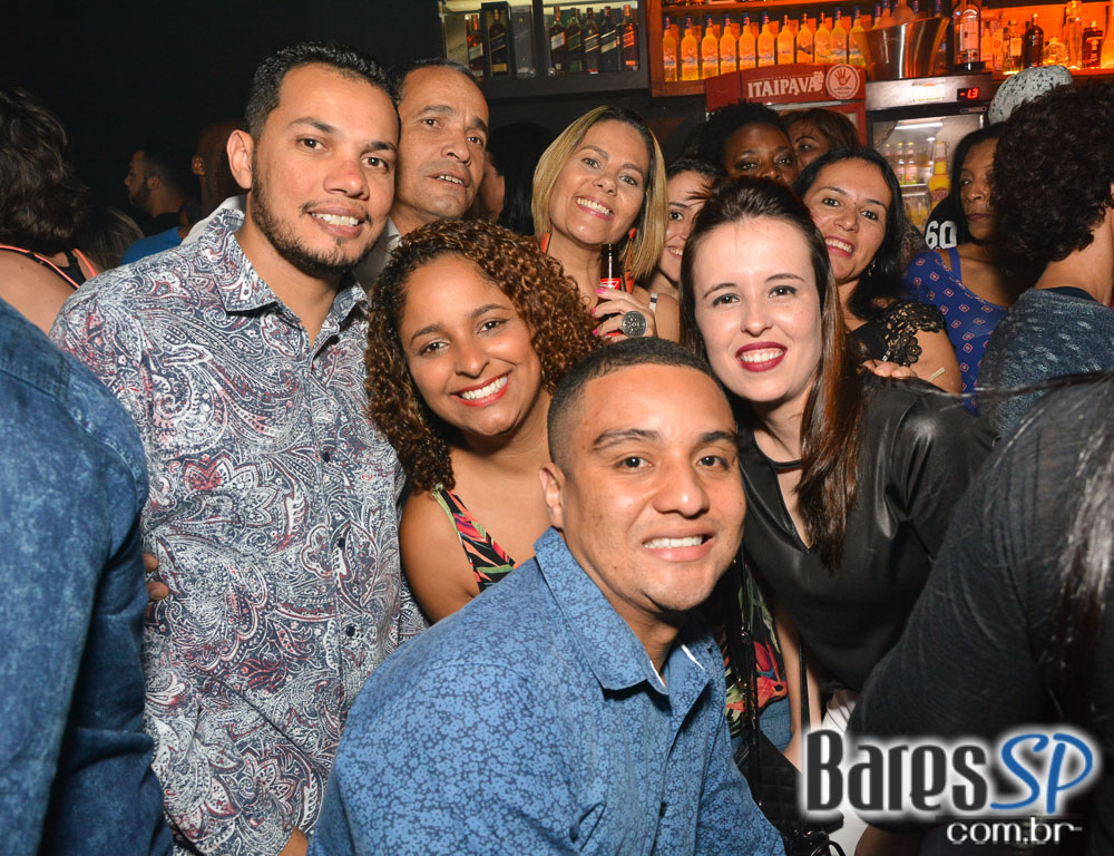 Baile das Antigas 12ª edição com DJs Silvinho, Katatau e Zhenna no Akbar Lounge e Disco Baile das Antigas 12ª edição com DJs Silvinho, Katatau e Zhenna no Akbar Lounge e Disco