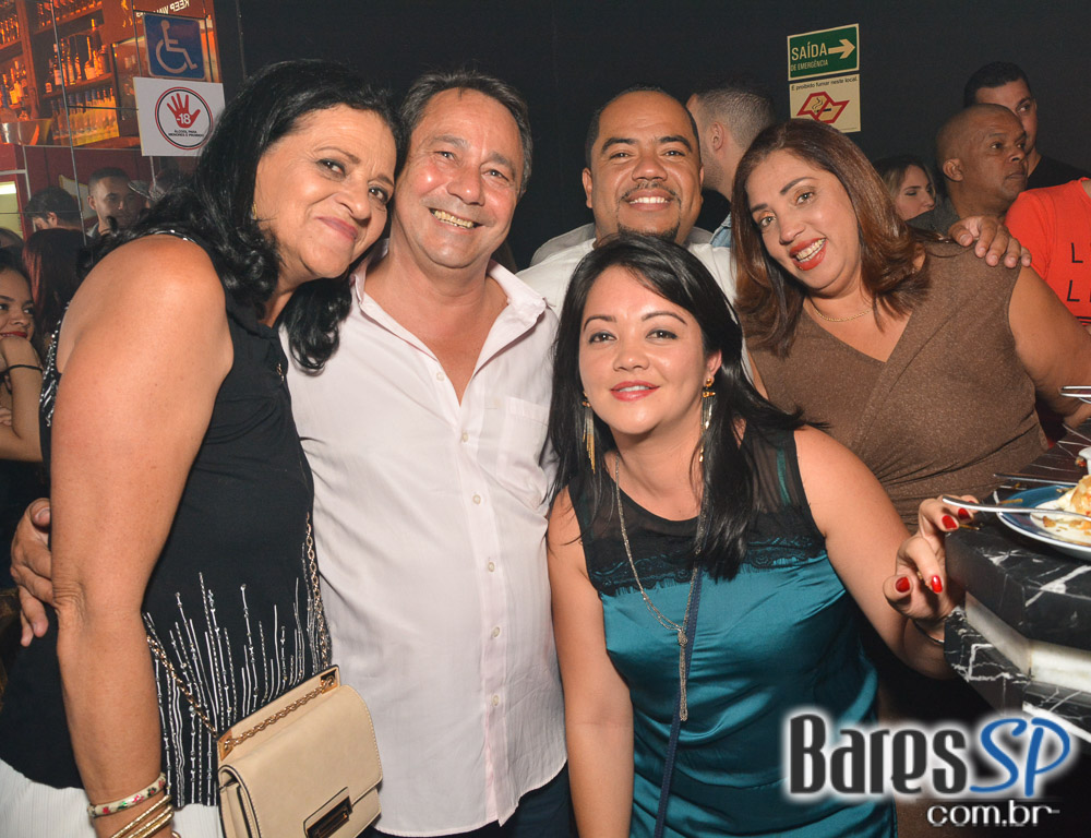 Baile das Antigas 12ª edição com DJs Silvinho, Katatau e Zhenna no Akbar Lounge e Disco Baile das Antigas 12ª edição com DJs Silvinho, Katatau e Zhenna no Akbar Lounge e Disco