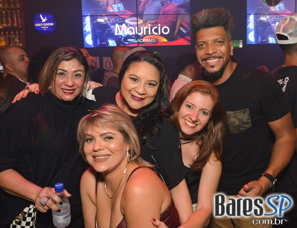 Baile das Antigas 12ª edição com DJs Silvinho, Katatau e Zhenna no Akbar Lounge e Disco Baile das Antigas 12ª edição com DJs Silvinho, Katatau e Zhenna no Akbar Lounge e Disco