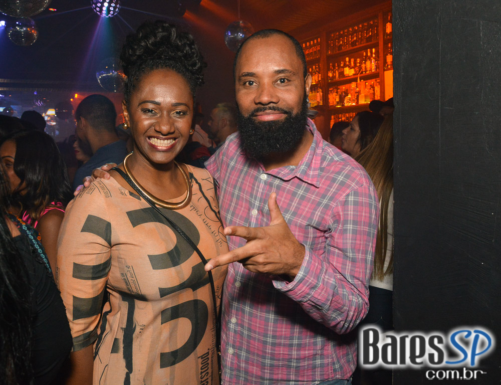 Baile das Antigas 12ª edição com DJs Silvinho, Katatau e Zhenna no Akbar Lounge e Disco Baile das Antigas 12ª edição com DJs Silvinho, Katatau e Zhenna no Akbar Lounge e Disco