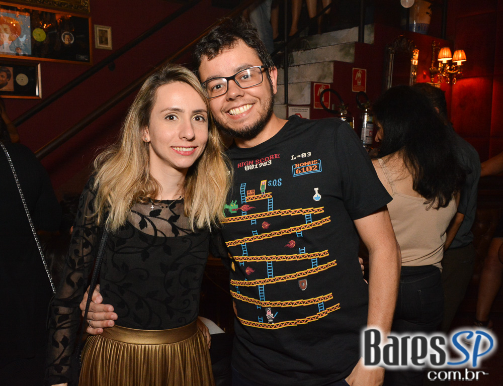 Baile das Antigas 12ª edição com DJs Silvinho, Katatau e Zhenna no Akbar Lounge e Disco Baile das Antigas 12ª edição com DJs Silvinho, Katatau e Zhenna no Akbar Lounge e Disco