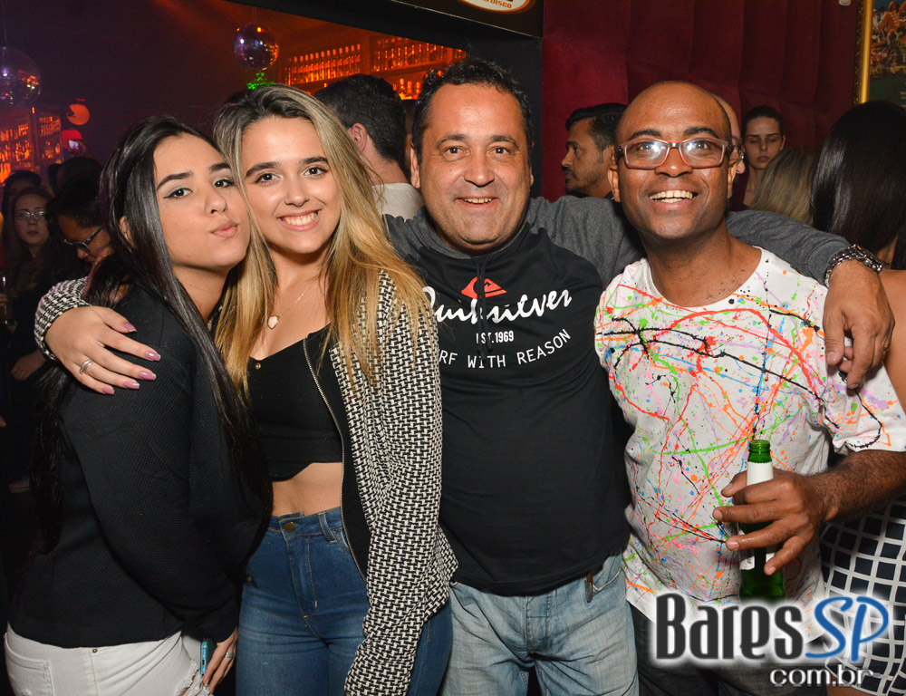 Baile das Antigas 12ª edição com DJs Silvinho, Katatau e Zhenna no Akbar Lounge e Disco Baile das Antigas 12ª edição com DJs Silvinho, Katatau e Zhenna no Akbar Lounge e Disco