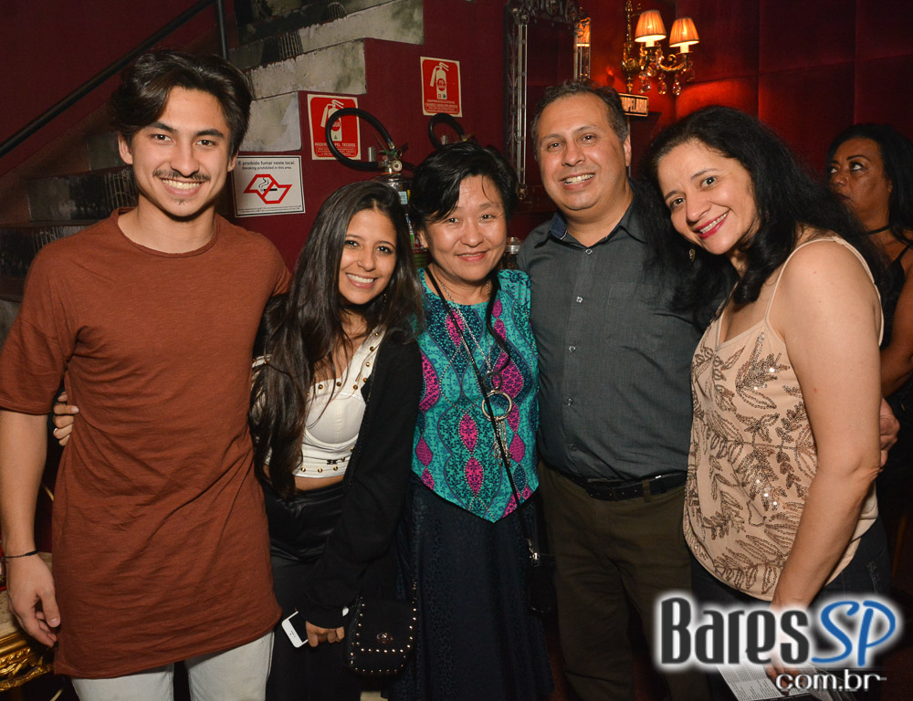 Baile das Antigas 12ª edição com DJs Silvinho, Katatau e Zhenna no Akbar Lounge e Disco Baile das Antigas 12ª edição com DJs Silvinho, Katatau e Zhenna no Akbar Lounge e Disco