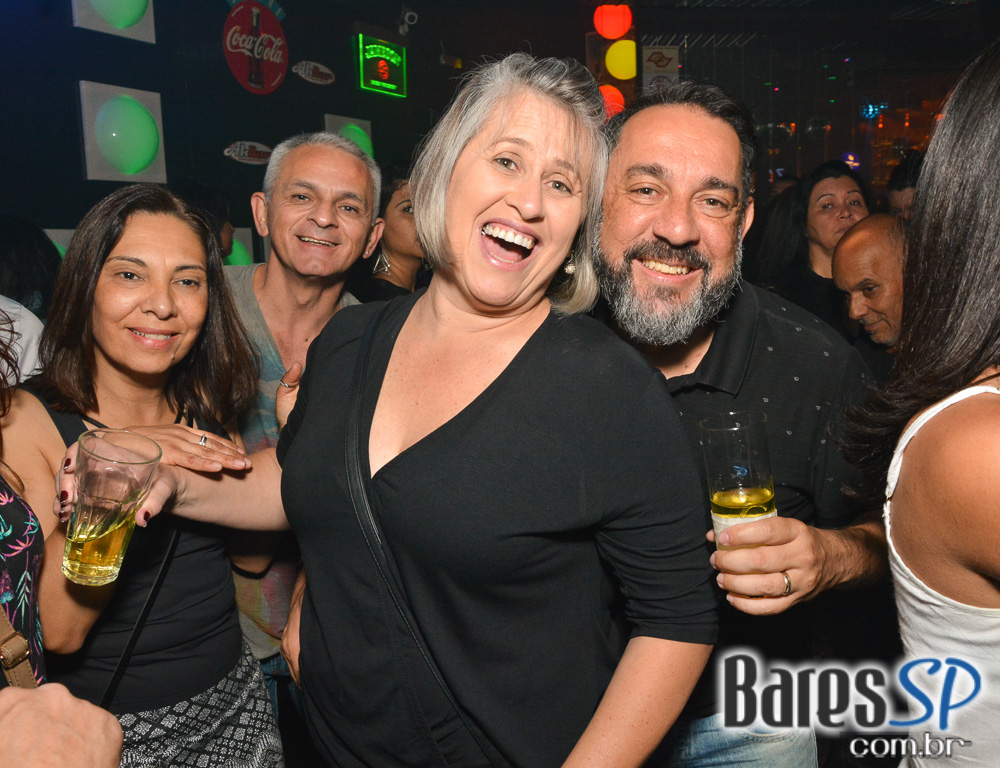 Baile das Antigas 12ª edição com DJs Silvinho, Katatau e Zhenna no Akbar Lounge e Disco Baile das Antigas 12ª edição com DJs Silvinho, Katatau e Zhenna no Akbar Lounge e Disco