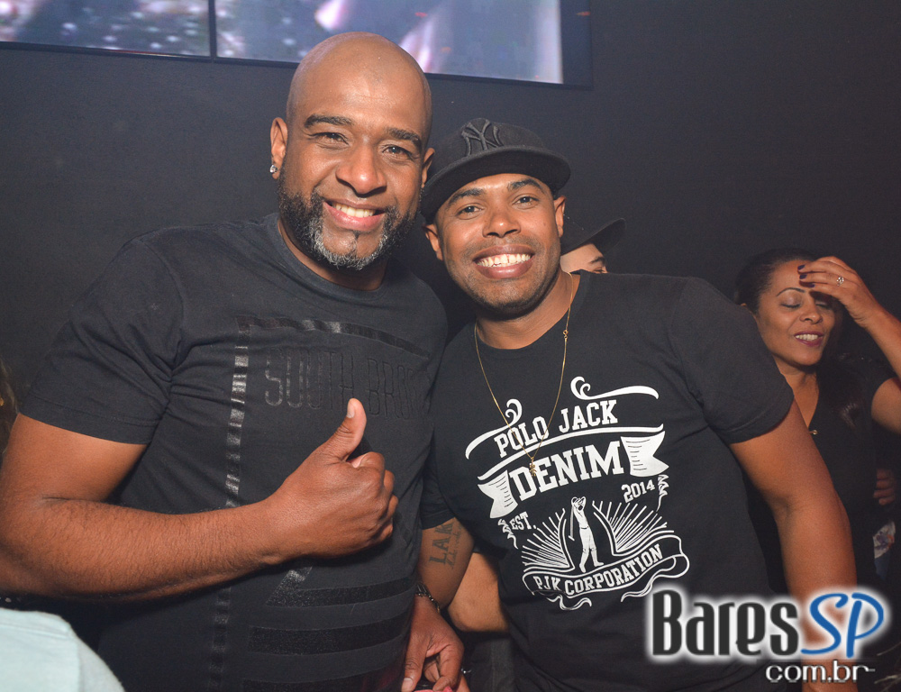 Baile das Antigas 12ª edição com DJs Silvinho, Katatau e Zhenna no Akbar Lounge e Disco Baile das Antigas 12ª edição com DJs Silvinho, Katatau e Zhenna no Akbar Lounge e Disco