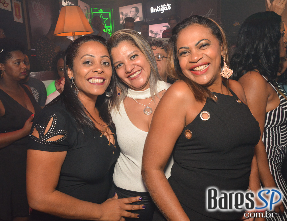 Baile das Antigas 12ª edição com DJs Silvinho, Katatau e Zhenna no Akbar Lounge e Disco Baile das Antigas 12ª edição com DJs Silvinho, Katatau e Zhenna no Akbar Lounge e Disco