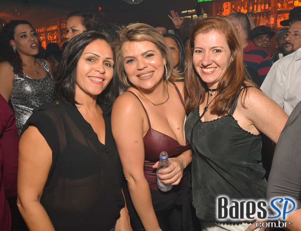 Baile das Antigas 12ª edição com DJs Silvinho, Katatau e Zhenna no Akbar Lounge e Disco Baile das Antigas 12ª edição com DJs Silvinho, Katatau e Zhenna no Akbar Lounge e Disco