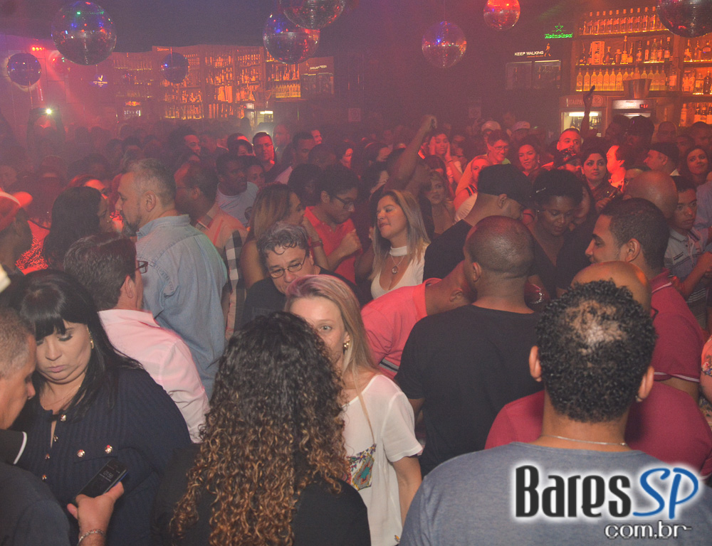 Baile das Antigas 12ª edição com DJs Silvinho, Katatau e Zhenna no Akbar Lounge e Disco Baile das Antigas 12ª edição com DJs Silvinho, Katatau e Zhenna no Akbar Lounge e Disco