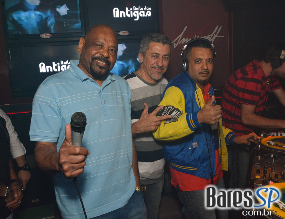 Baile das Antigas 12ª edição com DJs Silvinho, Katatau e Zhenna no Akbar Lounge e Disco Baile das Antigas 12ª edição com DJs Silvinho, Katatau e Zhenna no Akbar Lounge e Disco