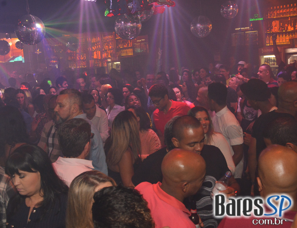 Baile das Antigas 12ª edição com DJs Silvinho, Katatau e Zhenna no Akbar Lounge e Disco Baile das Antigas 12ª edição com DJs Silvinho, Katatau e Zhenna no Akbar Lounge e Disco