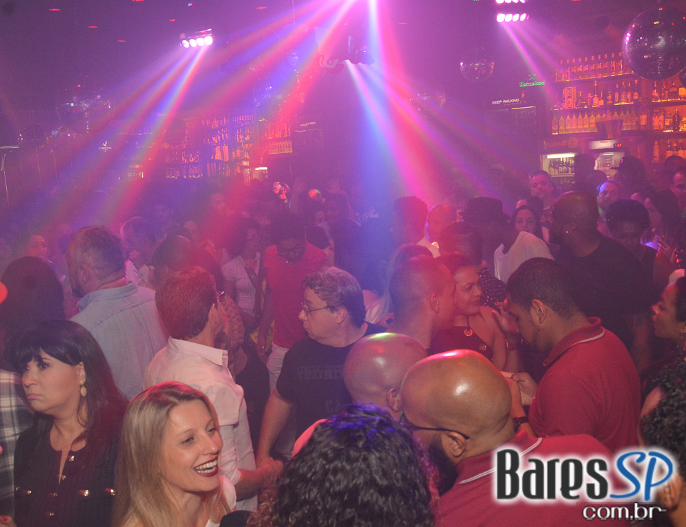 Baile das Antigas 12ª edição com DJs Silvinho, Katatau e Zhenna no Akbar Lounge e Disco Baile das Antigas 12ª edição com DJs Silvinho, Katatau e Zhenna no Akbar Lounge e Disco