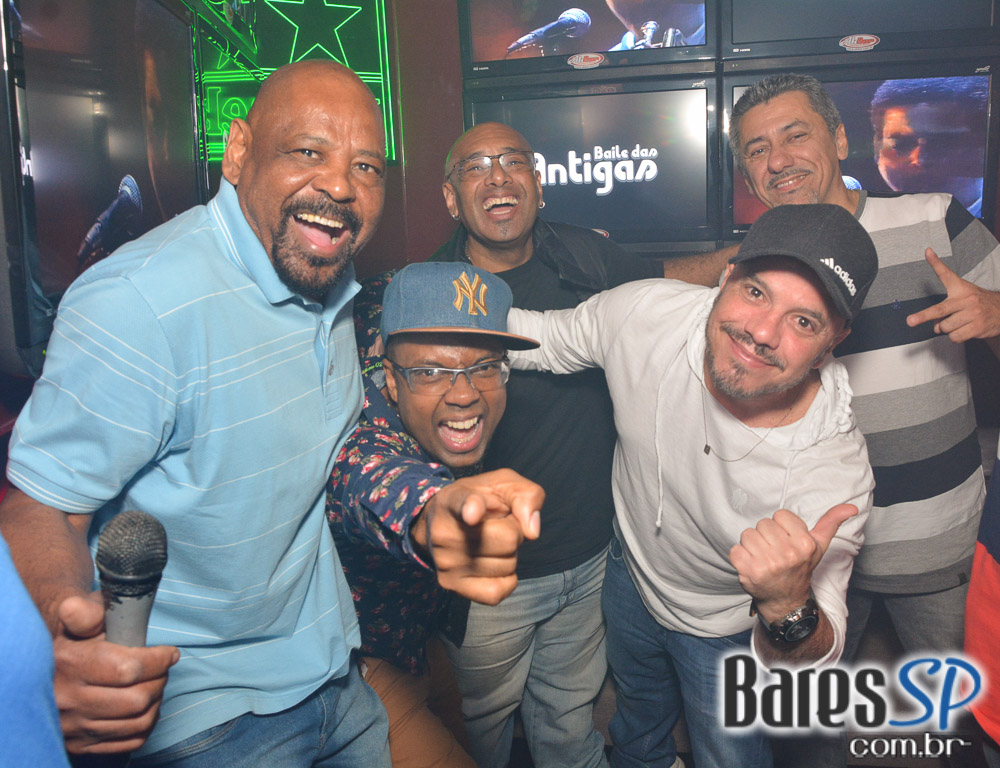 Baile das Antigas 12ª edição com DJs Silvinho, Katatau e Zhenna no Akbar Lounge e Disco Baile das Antigas 12ª edição com DJs Silvinho, Katatau e Zhenna no Akbar Lounge e Disco