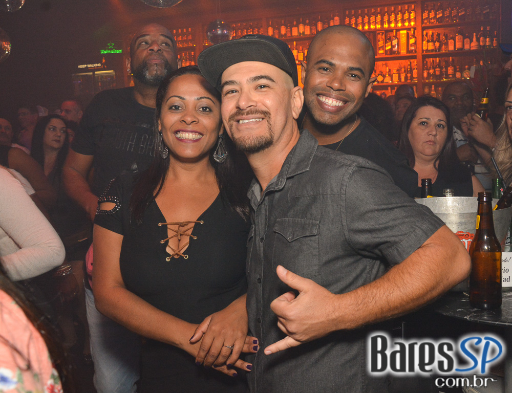 Baile das Antigas 12ª edição com DJs Silvinho, Katatau e Zhenna no Akbar Lounge e Disco Baile das Antigas 12ª edição com DJs Silvinho, Katatau e Zhenna no Akbar Lounge e Disco