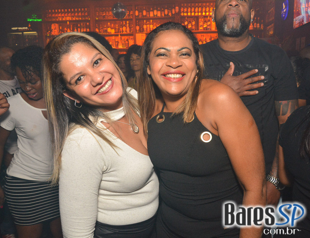 Baile das Antigas 12ª edição com DJs Silvinho, Katatau e Zhenna no Akbar Lounge e Disco Baile das Antigas 12ª edição com DJs Silvinho, Katatau e Zhenna no Akbar Lounge e Disco