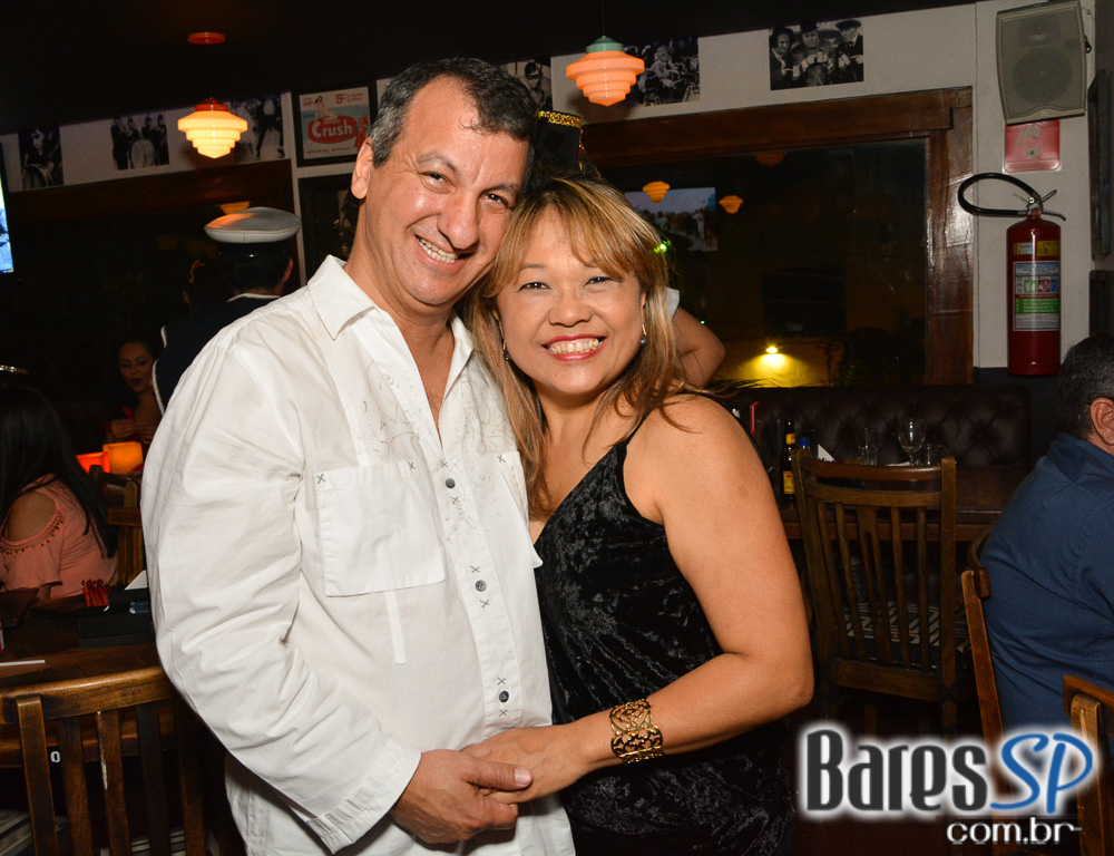 Baile das Antigas 12ª edição com DJs Silvinho, Katatau e Zhenna no Akbar Lounge e Disco Baile das Antigas 12ª edição com DJs Silvinho, Katatau e Zhenna no Akbar Lounge e Disco