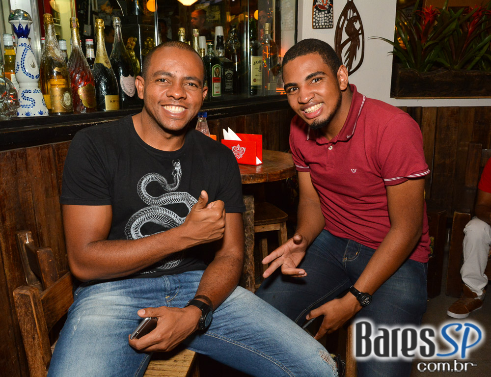 Baile das Antigas 12ª edição com DJs Silvinho, Katatau e Zhenna no Akbar Lounge e Disco Baile das Antigas 12ª edição com DJs Silvinho, Katatau e Zhenna no Akbar Lounge e Disco