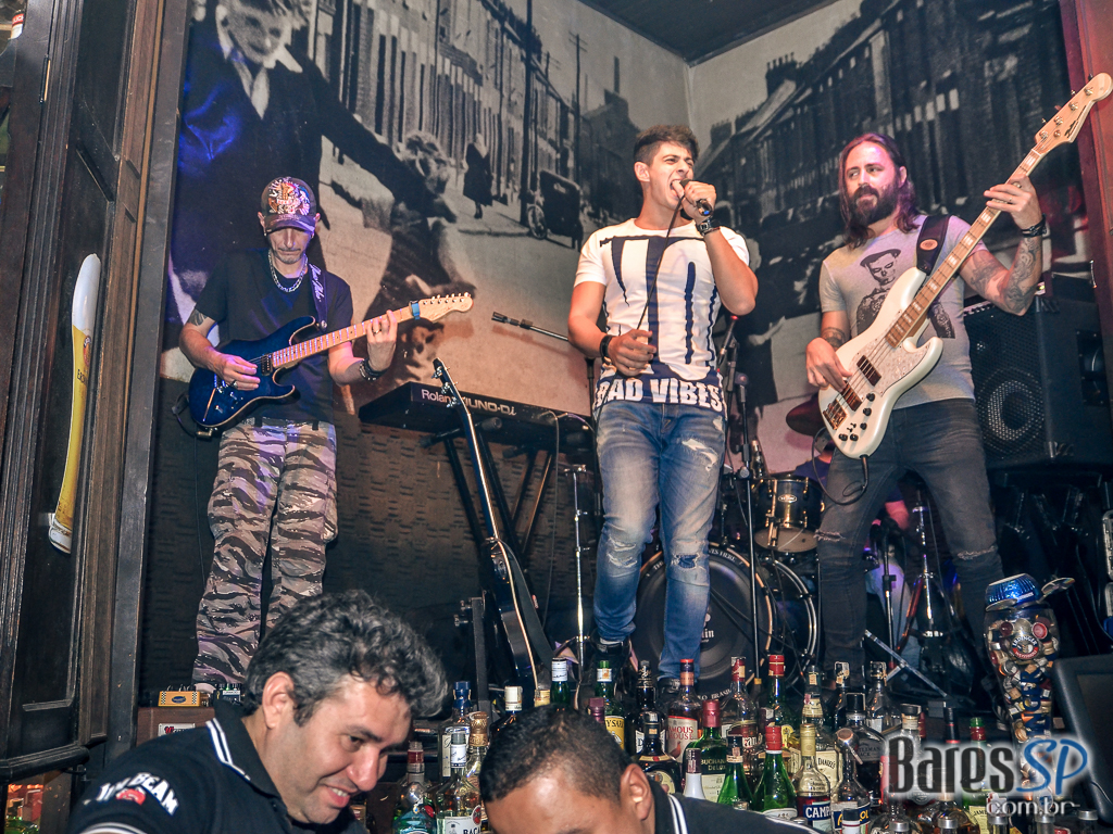 Carus Band comandou a noite com pop rock no palco do Dublin - St. Patrick's Week 2018