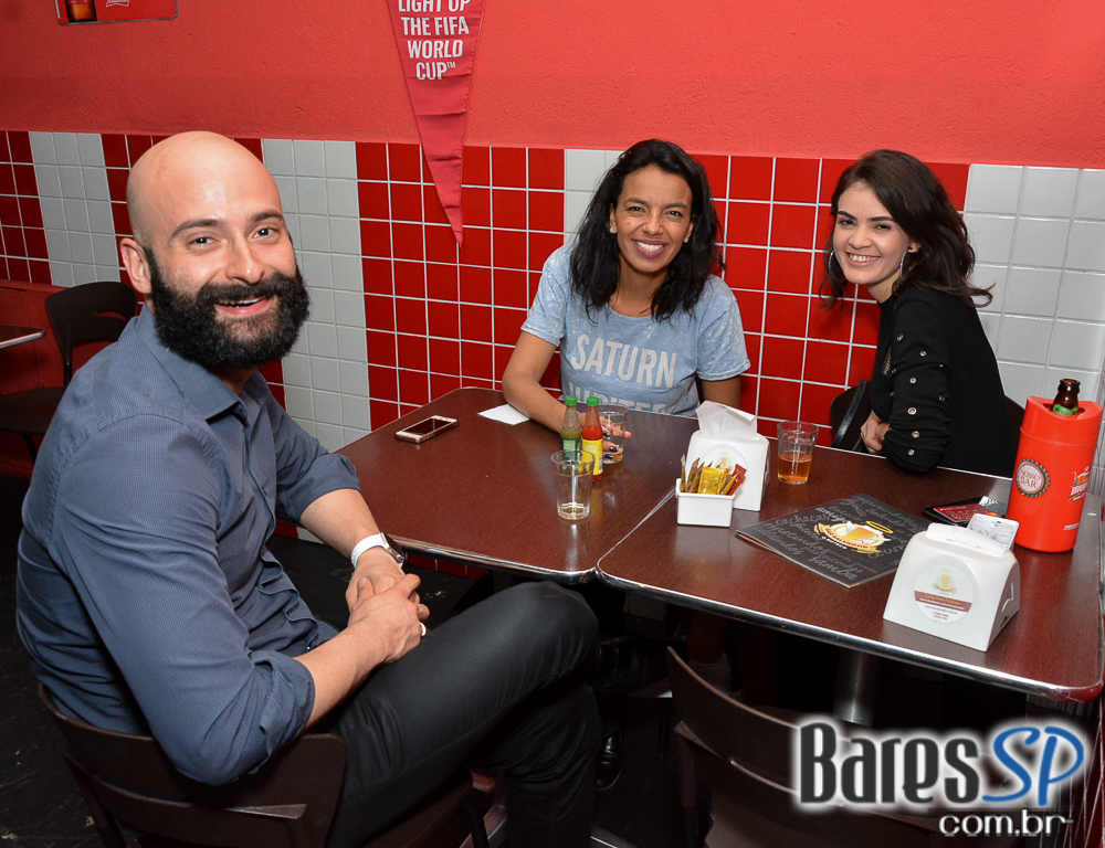 Bar Salvador oferece happy hour com boa comida, petiscos exclusivos e cerveja bem gelada Bar Salvador oferece happy hour com boa comida, petiscos exclusivos e cerveja bem gelada