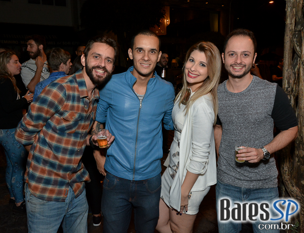 Bar Salvador oferece happy hour com boa comida, petiscos exclusivos e cerveja bem gelada Bar Salvador oferece happy hour com boa comida, petiscos exclusivos e cerveja bem gelada