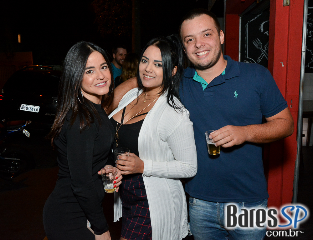 Bar Salvador oferece happy hour com boa comida, petiscos exclusivos e cerveja bem gelada Bar Salvador oferece happy hour com boa comida, petiscos exclusivos e cerveja bem gelada