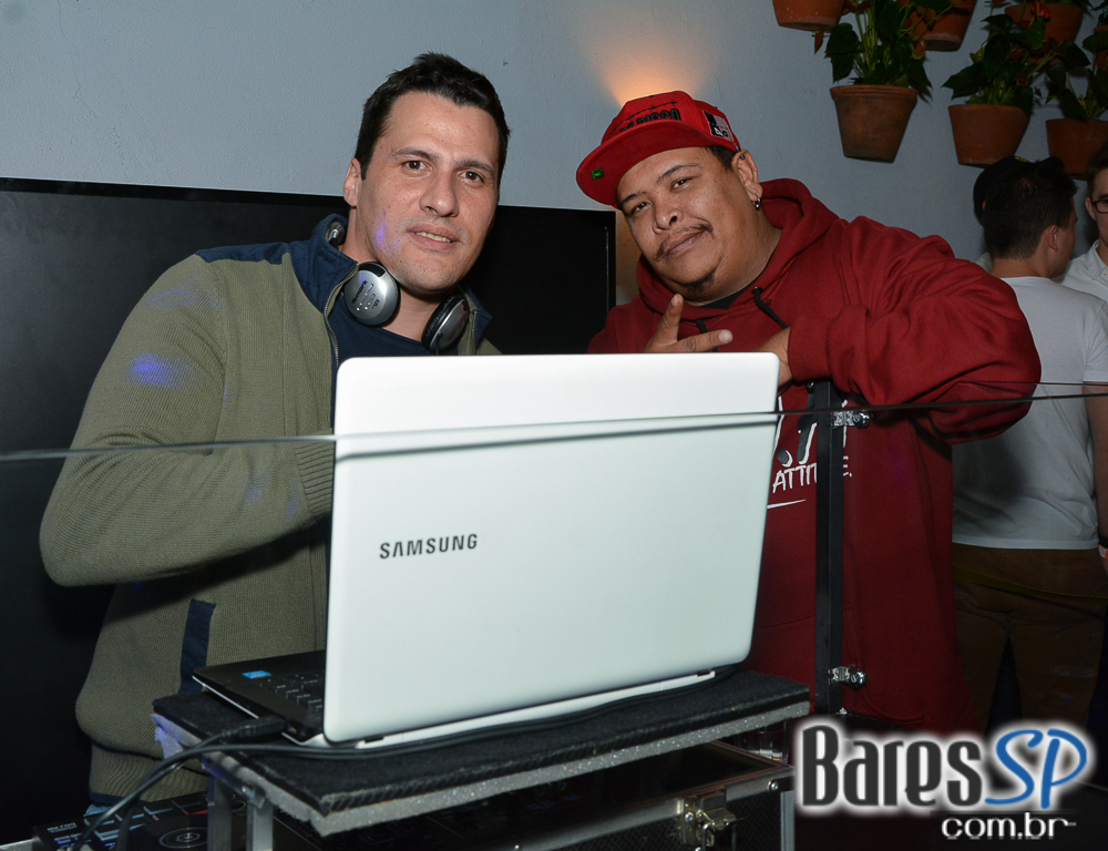 NaMadá recebe Felipe Augusto, grupo Éh Natural e Felipe Marques nesta sexta-feira NaMadá recebe Felipe Augusto, grupo Éh Natural e Felipe Marques nesta sexta-feira