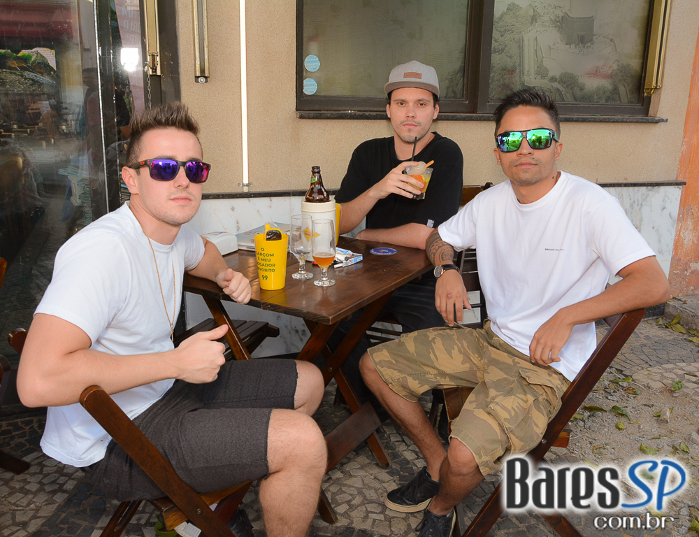 Ação Promocional Seleção 99 no Posto 6 Ação Promocional Seleção 99 no Posto 6