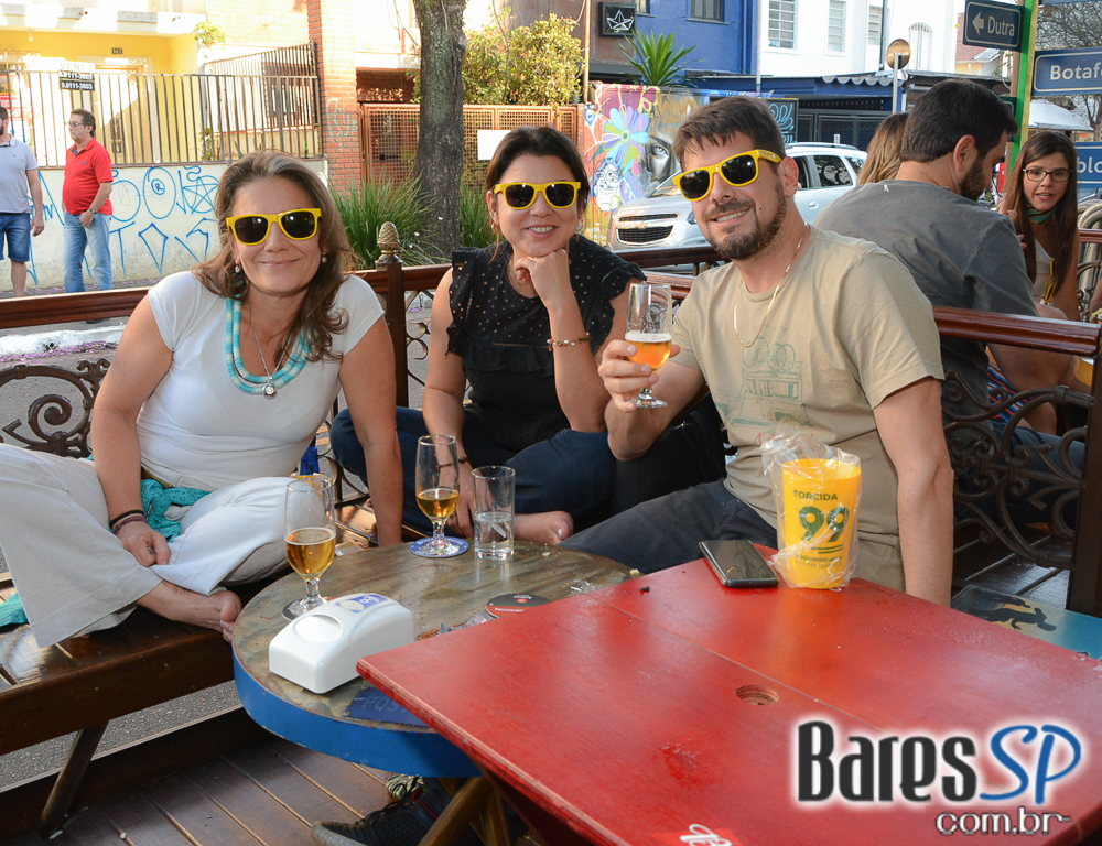 Ação Promocional Seleção 99 no Posto 6 Ação Promocional Seleção 99 no Posto 6