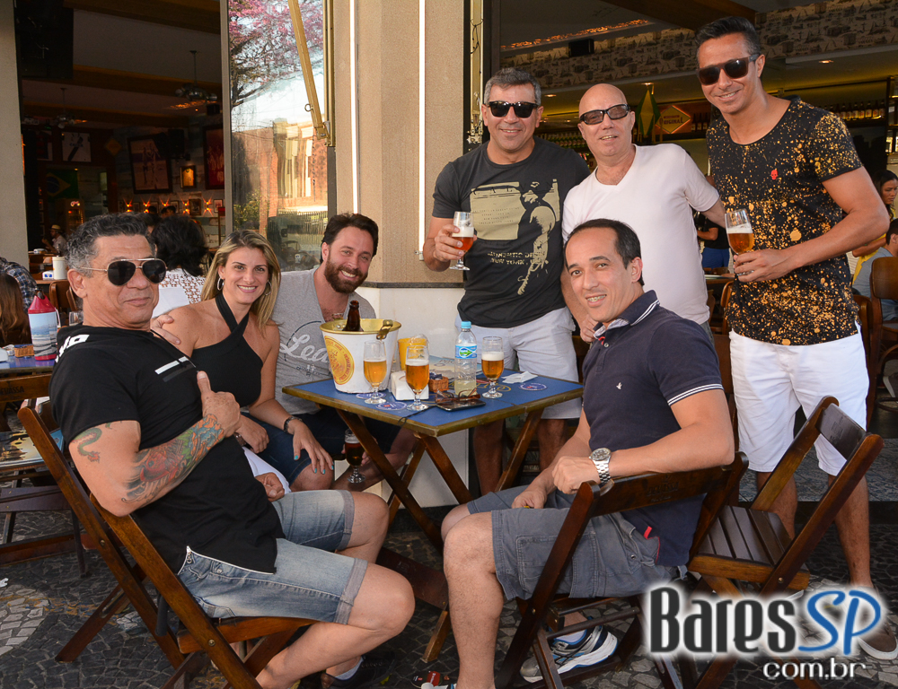 Ação Promocional Seleção 99 no Posto 6 Ação Promocional Seleção 99 no Posto 6