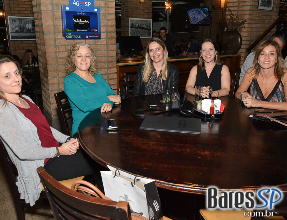 Sábado com muito samba, feijoada e pop music animando o North Beer Sábado com muito samba, feijoada e pop music animando o North Beer