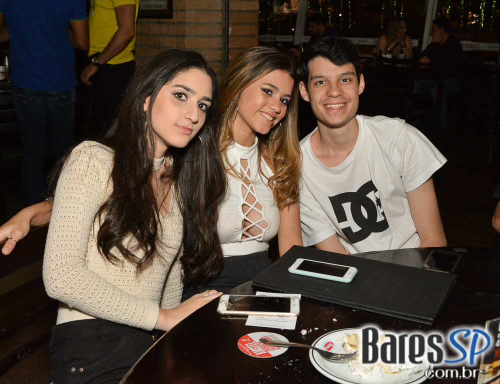 Sábado com muito samba, feijoada e pop music animando o North Beer Sábado com muito samba, feijoada e pop music animando o North Beer