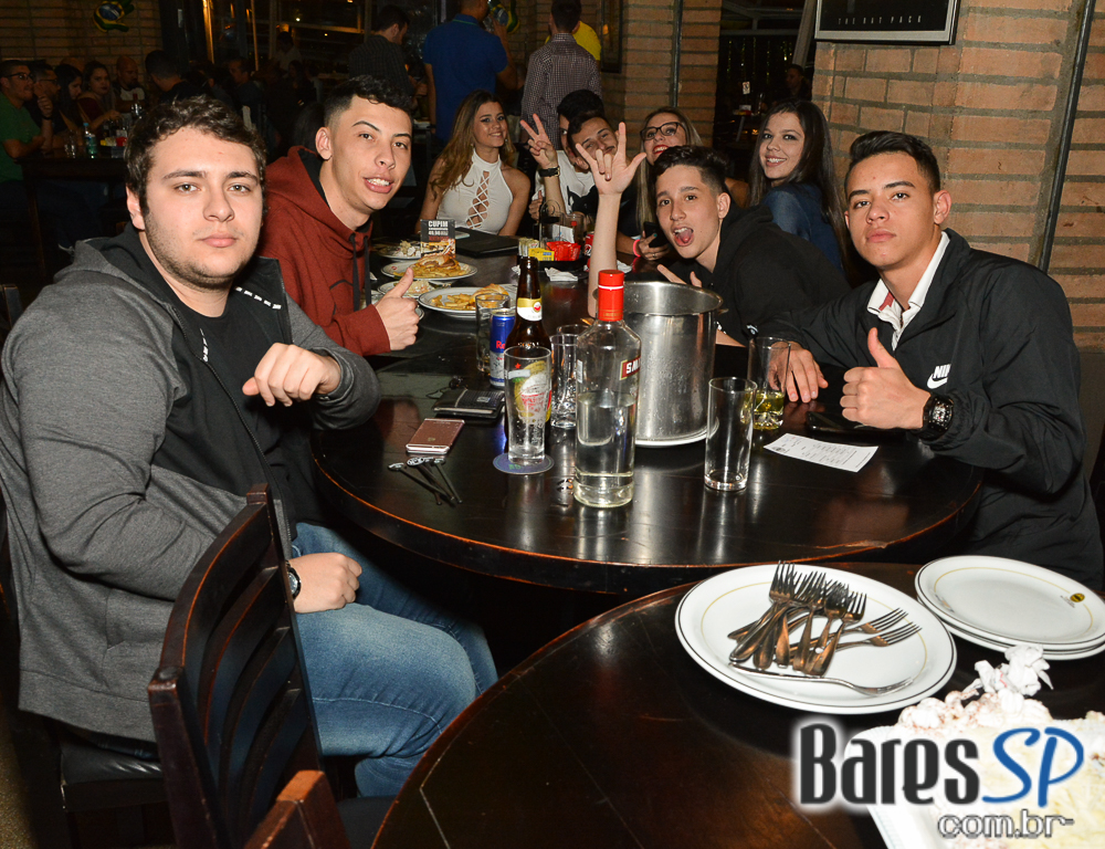 Sábado com muito samba, feijoada e pop music animando o North Beer Sábado com muito samba, feijoada e pop music animando o North Beer