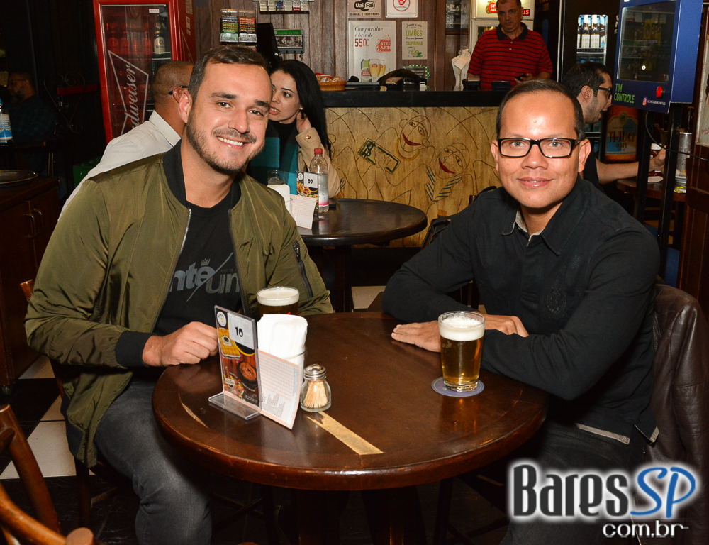 Mael Julia e Milton Santos se apresentam no BarBirô desta sexta-feira Mael Julia e Milton Santos se apresentam no BarBirô desta sexta-feira