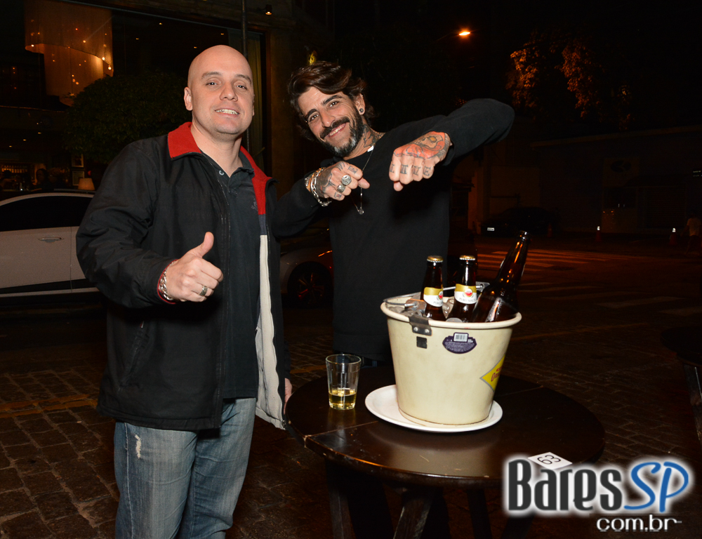 Aos sábados o Bar Salvador oferece feijoada e um cardápio variado de bebidas e petiscos Aos sábados o Bar Salvador oferece feijoada e um cardápio variado de bebidas e petiscos