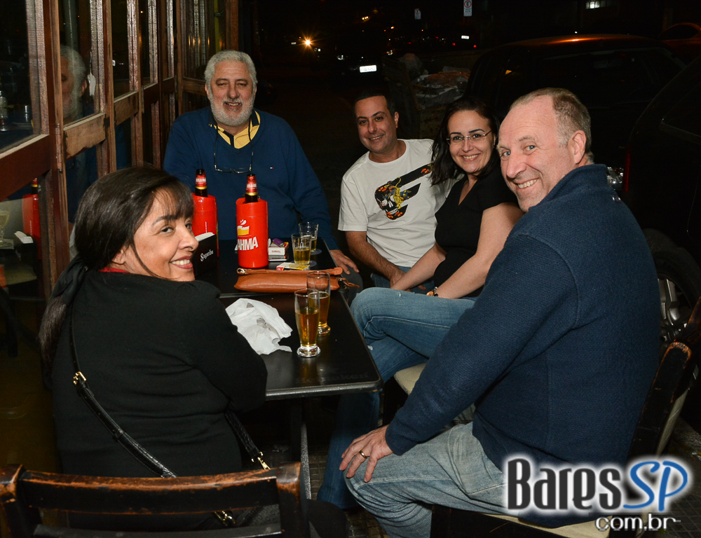 O Leporace Bar, no Campo Belo, oferece todo sábado feijoada completa no menu O Leporace Bar, no Campo Belo, oferece todo sábado feijoada completa no menu