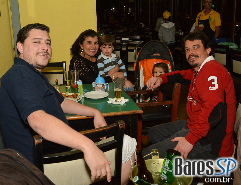 O Leporace Bar, no Campo Belo, oferece todo sábado feijoada completa no menu O Leporace Bar, no Campo Belo, oferece todo sábado feijoada completa no menu