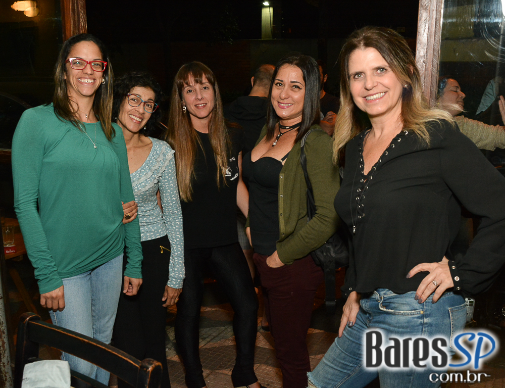 O Leporace Bar, no Campo Belo, oferece todo sábado feijoada completa no menu O Leporace Bar, no Campo Belo, oferece todo sábado feijoada completa no menu