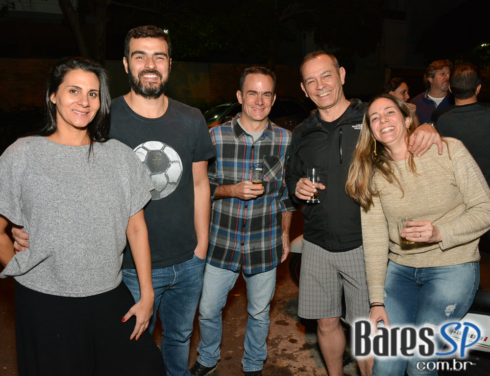 O Leporace Bar, no Campo Belo, oferece todo sábado feijoada completa no menu O Leporace Bar, no Campo Belo, oferece todo sábado feijoada completa no menu