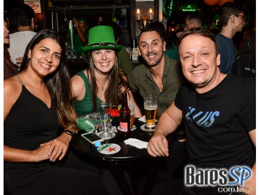 Finnegan's Pub comemora o St Patrick's Day dentro da mais pura tradição irlandesa